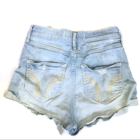 Hollister Light Wash Distressed Denim Shorts Size 3/26 - Picture 2 of 4